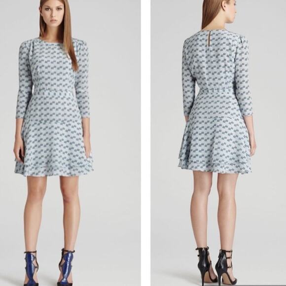 Reiss Dresses & Skirts - Reiss Giselle Watercolor Three-Quarter
Sleeve Blue Geo Print Silk Dress Size 8